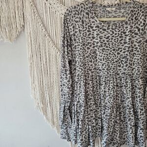 Easel Leopard Print Peasant Long Sleeve Top